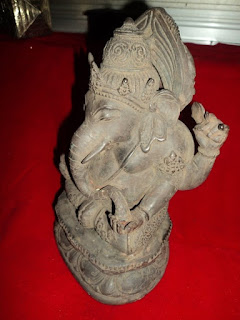 Patung Dewa Ganesha Hitam