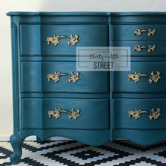 painted dresser, painted hardware, refinished dresser, furniture makeover, chalk paint, painting tutorial, how to paint furniture