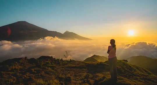 Bukit Pergasingan Lombok : Wisata Negeri Atas Awan di Sembalun