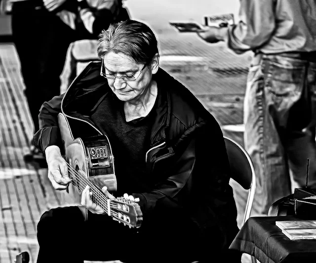 Guitarrista en Recoleta