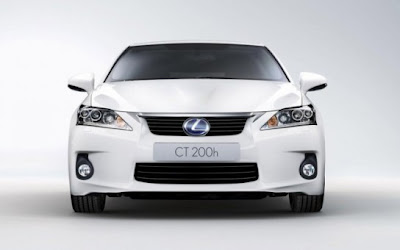 2011 Lexus CT 200h attitude and driving 1