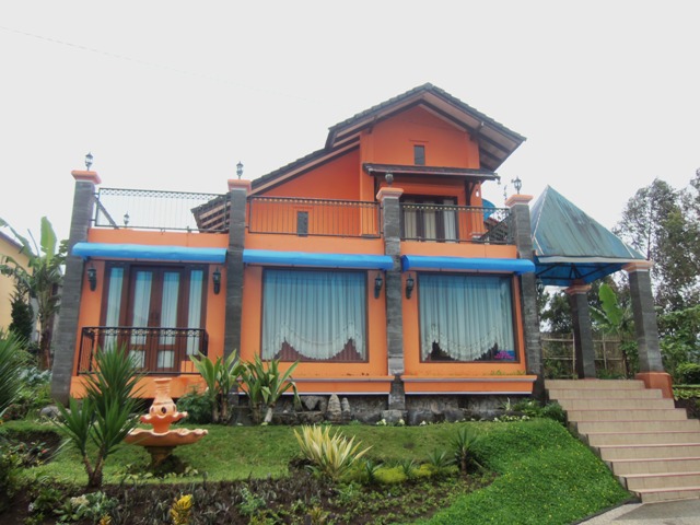   Villa J-6 istana bunga Lembang | Villa Di Lembang - Sewa Villa
Murah 