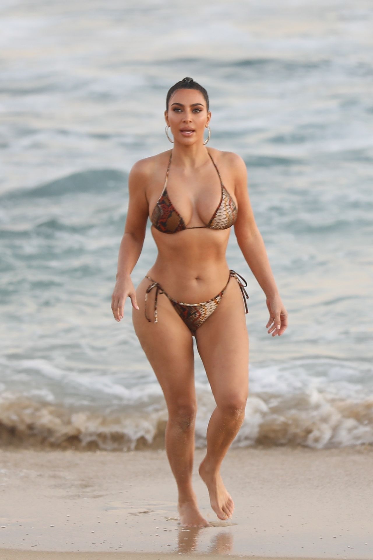 Kim Kardashian is spotted in a sexy bikini photos