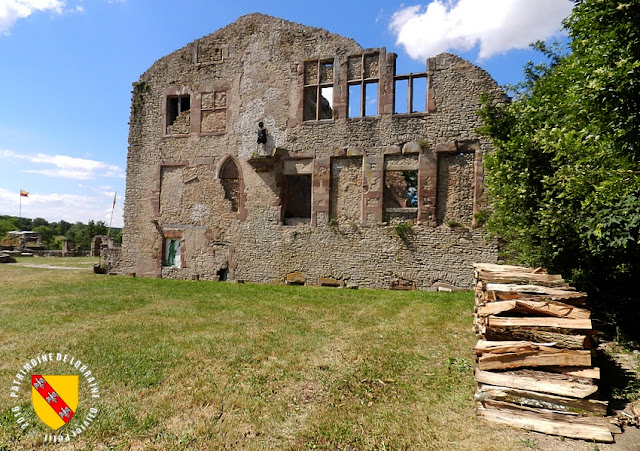 MOYEN (54) - Château épiscopal (XVe siècle)