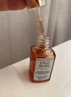 CEO Glow Vitamin C and Turmeric Oil Review