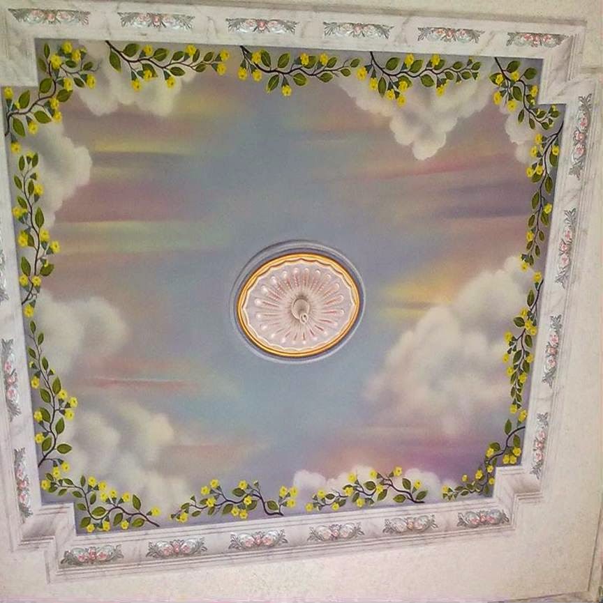 Lukisan awan di plafon