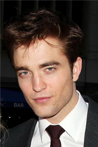 funny robert pattinson pictures. funny Robert Pattinson