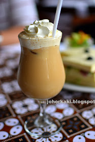 Cafe-Batavia-Jakarta-Fatahillah-Square-Indonesia