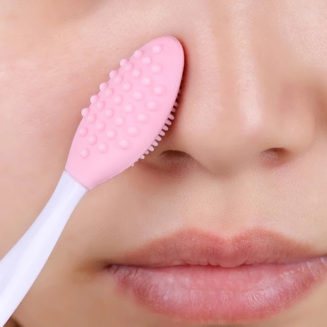 Handheld Face Wash Brush for Pore Cleansing Buy on Amazon & Aliexpress