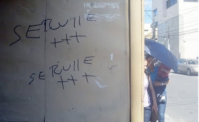 Pintan grafittis con cruces contra el alcalde de Santiago de los Caballeros