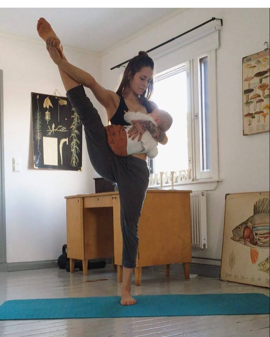 Mind-Blowing Pictures Of Woman Who Is Doing Yoga Poses While Breastfeeding Her Baby