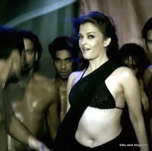 Actress Aishwarya Rai exposing hot deep navel | aishwarya rai hot navel  