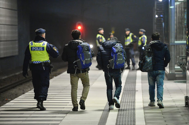 السويد تبدأ بترحيل اللاجئين السوريين بعد استقرار الأوضاع الأمنية في عدة محافظات سورية 