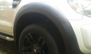 Over Fender all new Ford Ranger galerry model polos.