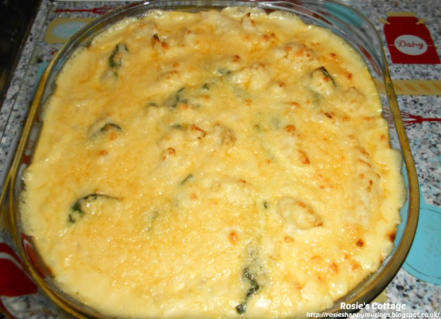 Delicious Cauliflower Cheese & Spinach - Perfect for a midweek treat!