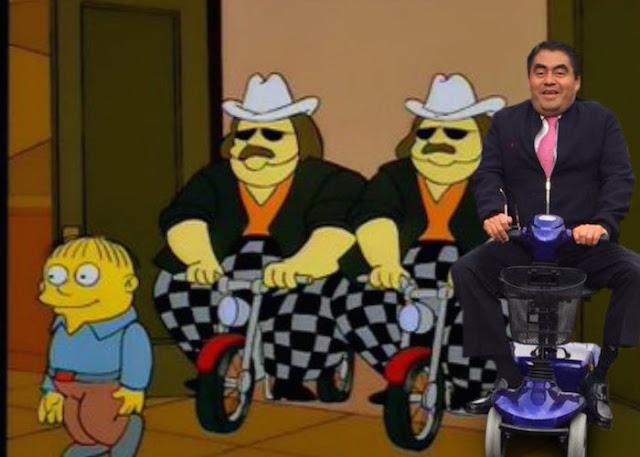 Barbosa presume que llegó en bici al Senado y se convierte en MEMES