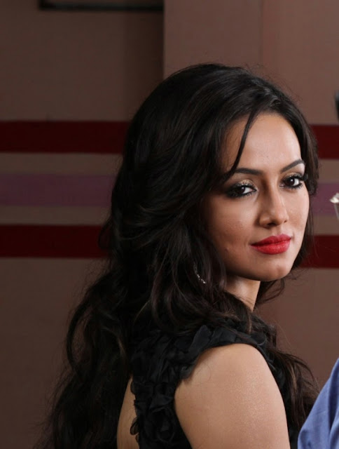 Sana Khan Latest Hot