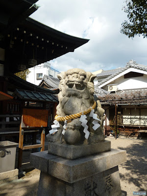 東成区中道の八阪神社狛犬