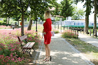 https://www.doganiammotyle.pl/2019/07/lady-in-red.html