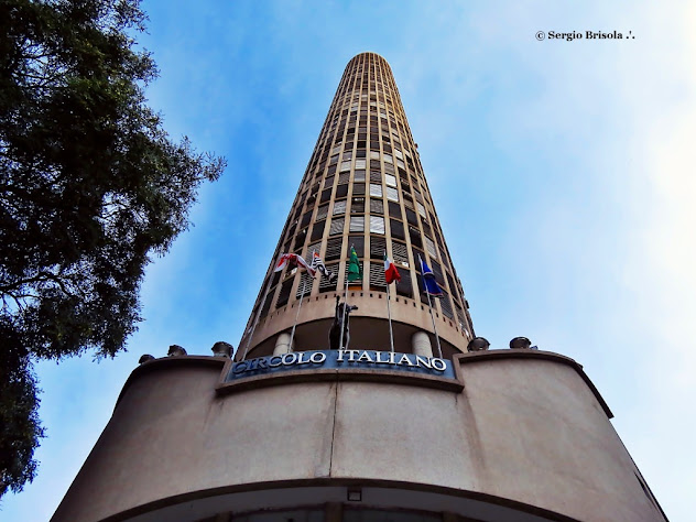 Perspectiva inferior da fachada do Edifício Itália - Circolo Italiano - Centro - São Paulo