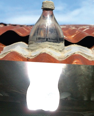 lampu-tenaga-surya-botol-plastik.jpg