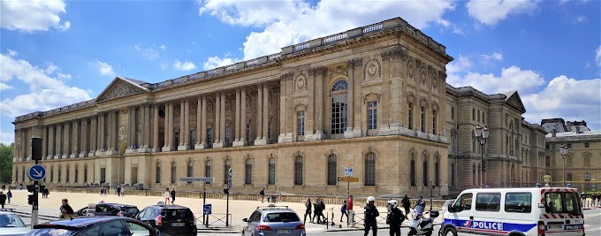 Louvre Museum 