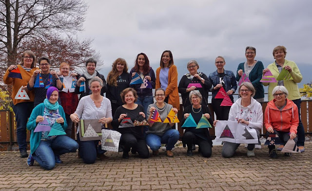 Design Improv with Triangles - Workshop with Rebecca Bryan - Group picture