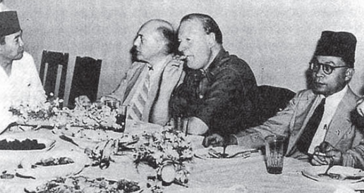 Linggarjati (10-11-1946) dan Hooge Velume.