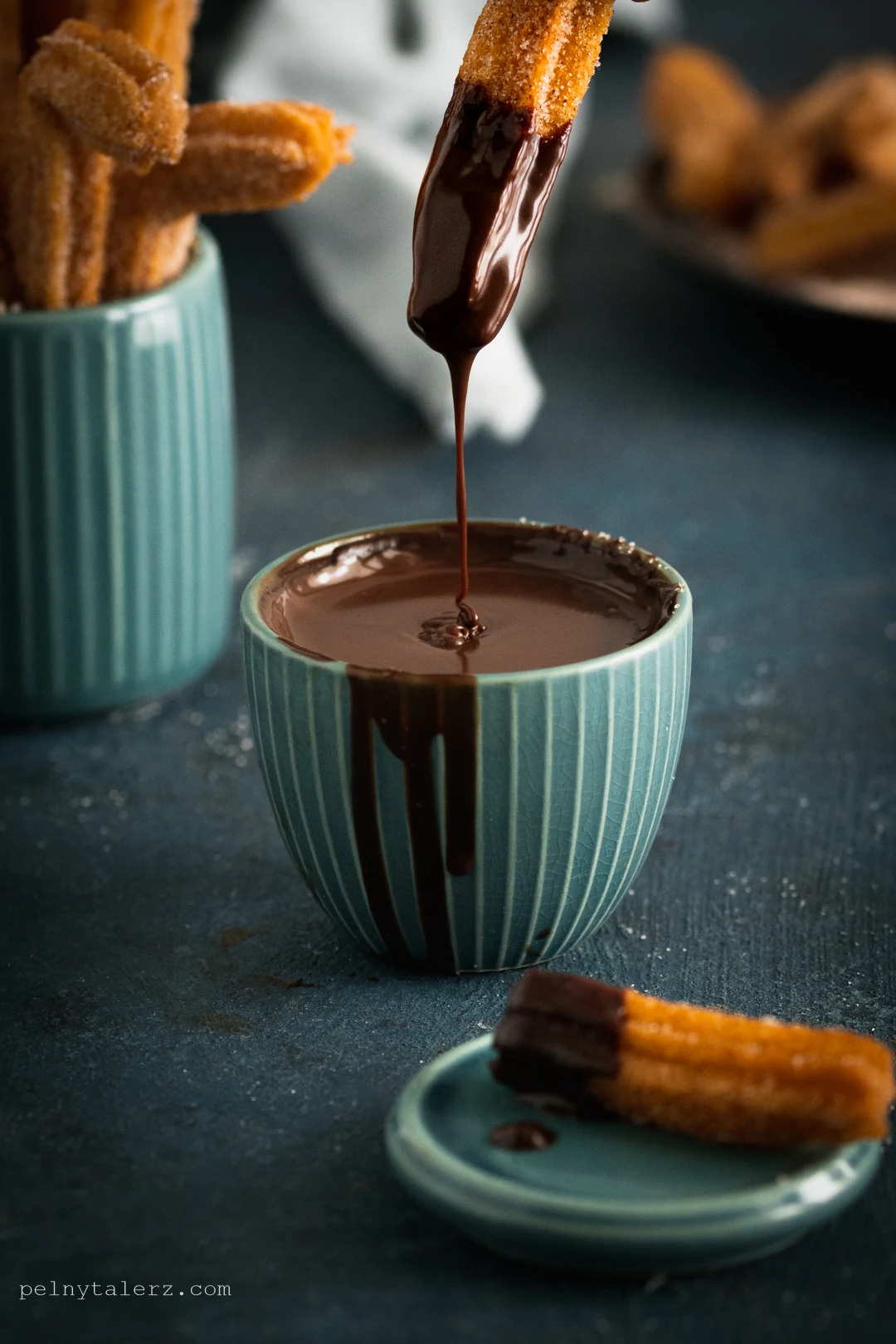 churros z sosem czekoladowym