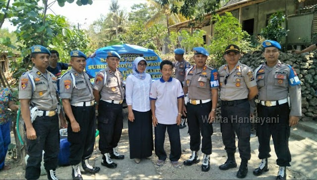 Bidpom Polda DIY Salurkan Bantuan Air Bersih Di Giripurwo