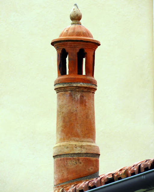 A terracotta chimney, Via Roma, Livorno