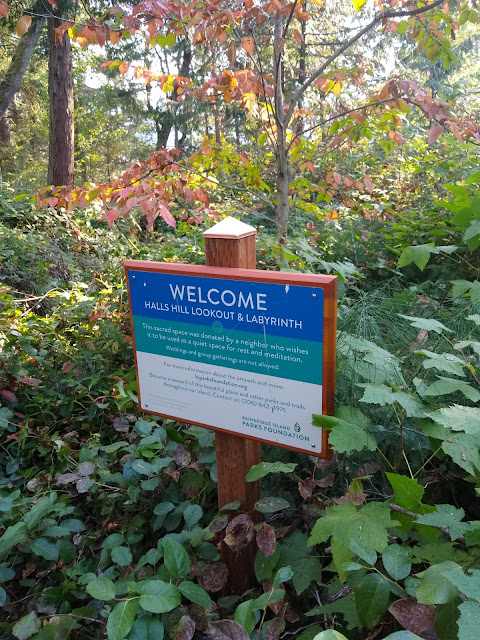 Halls Hill Lookout information kiosk