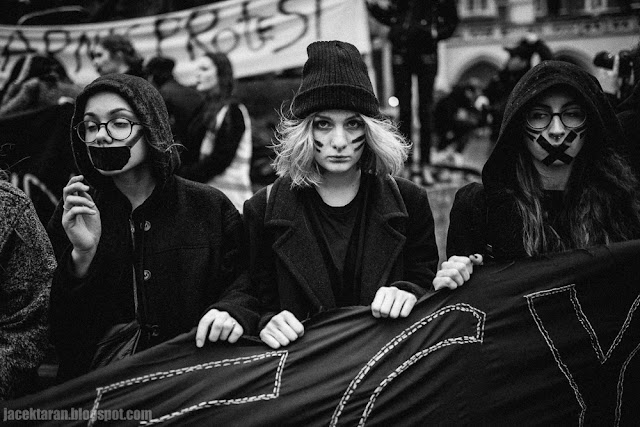 Czarny poniedzialek, czarny protest, black monday, krakow, jacek taran