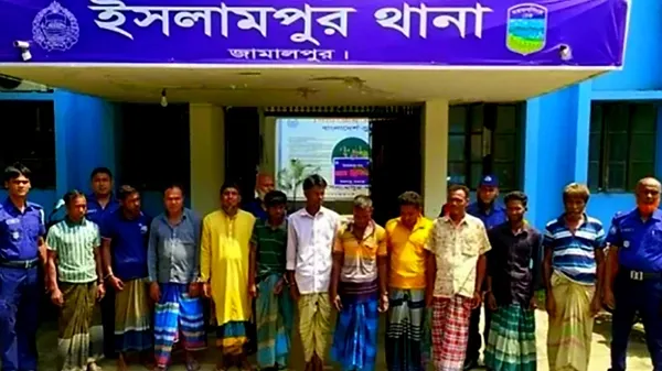 ইসলামপুরে অভিযানে ১০ জুয়াড়ি আটক