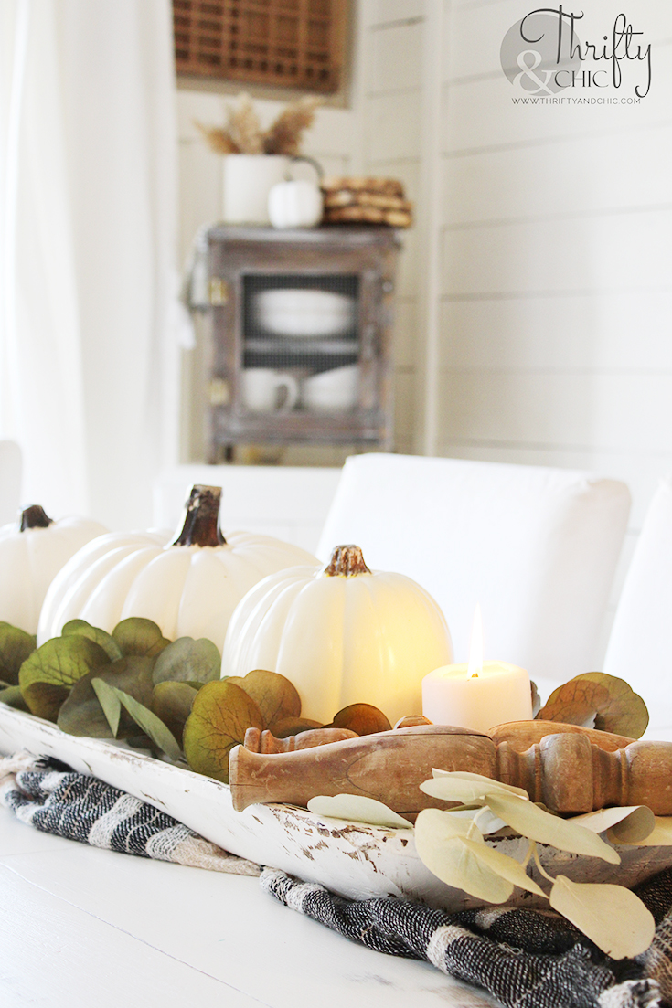 fall decor ideas for the home, fall decor inspiration, fall decorations, fall table decor, fall table centerpieces, fall dining room decor, farmhouse fall table decor, farmhouse fall dining room decor