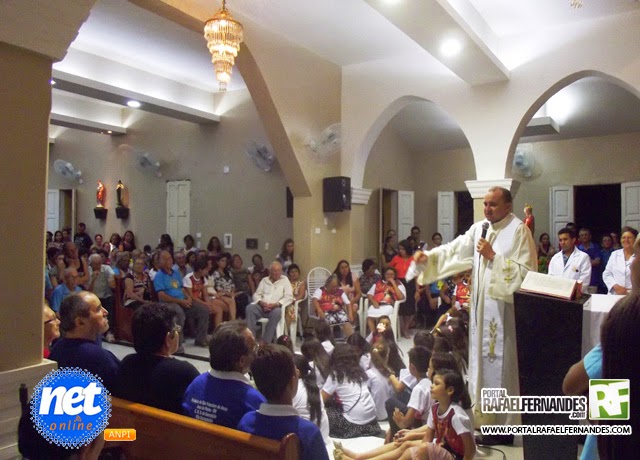 7ª noite do novenário da festa de Santa Luzia 2014 reuniu centenas de fiéis