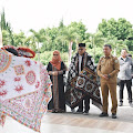 Kunker ke Aceh Tengah Pj Gubernur Disambut Tari Munalo Saat Tiba di Meuligoe Bupati Aceh Tengah