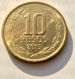 Reverse of 2015-So Chile 10 Pesos, wreath, date, value