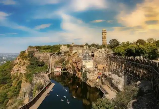 Chittorgarh fort history in hindi