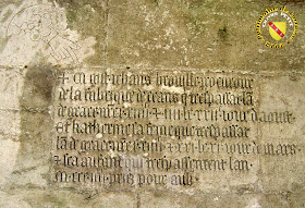 Toul - Cathédrale Saint-Etienne : Inscription funéraire du cloître