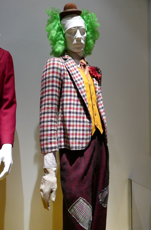 Joaquin Phoenix Joker movie clown costume