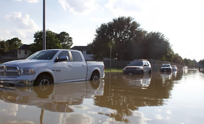 Tindakan Pertama Jika Mobil Terlanjur Terendam Banjir