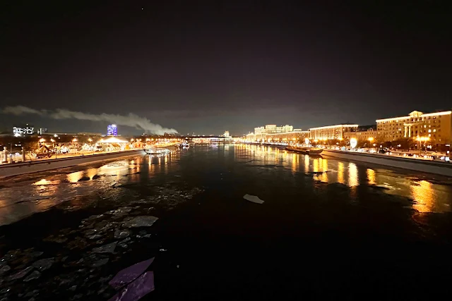 вид с Крымского моста, Парк Горького, Москва-река, Фрунзенская набережная