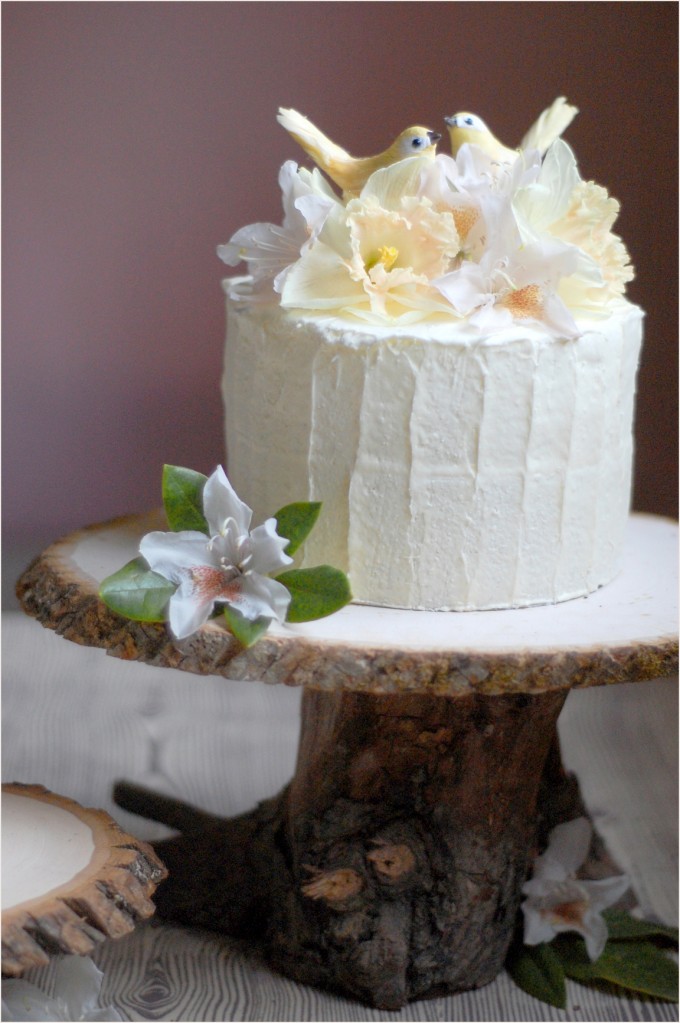 DIY Rustic Wedding Cake Stand