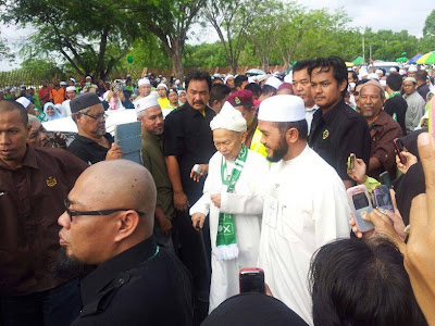 Gambar Perarakan Calon Pas Dan Barisan Nasional Pilihanraya Kecil Kuala Besut