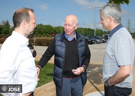 Photos: Jose Mourinho visits Man United’s Aon Training Complex