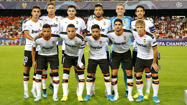 VALENCIA C. F. Temporada 2019-20. Ferrán Torres, Gabriel Paulista, Maxi Gómez, Ezequiel Garay, Jasper Cillessen, Dani Parejo. Coquelin, Rodrigo, Jaume Costa, Guedes, Wass. VALENCIA C. F. 0 A. F. C. AJAX 3. 02/10/2019. Liga de Campeones de la UEFA, fase de grupos, Grupo H, jornada 2. Valencia, estadio de Mestalla (44.659 espectadores). GOLES: 0-1: 8’, Ziyesch. 0-2: 34’, Promes. 0-3: 68’, Van de Beek.