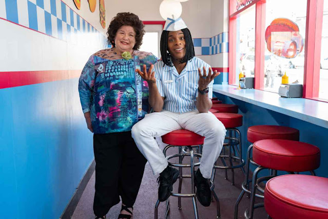 Connie Muldoon and Ed in 'Good Burger 2'