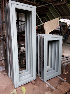  Pintu Aluminium merupakan alternatif pilihan model pintu selain berbahan kayu maupun PVC  Daftar Harga Pintu Aluminium Murah Untuk 