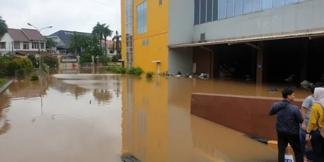 Akibat Banjir, Sejumlah Mal di DKI Tuntut Anies Ganti Rugi